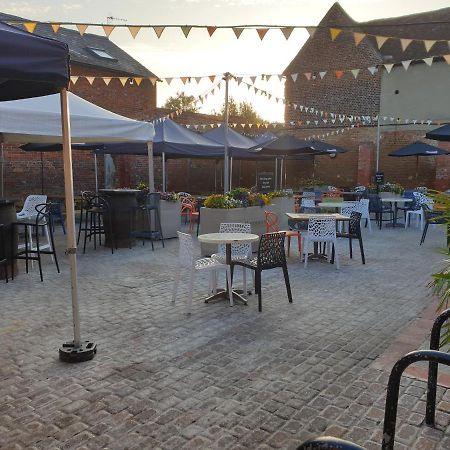 The Catherine Wheel Wetherspoon Hotel Henley-on-Thames ภายนอก รูปภาพ
