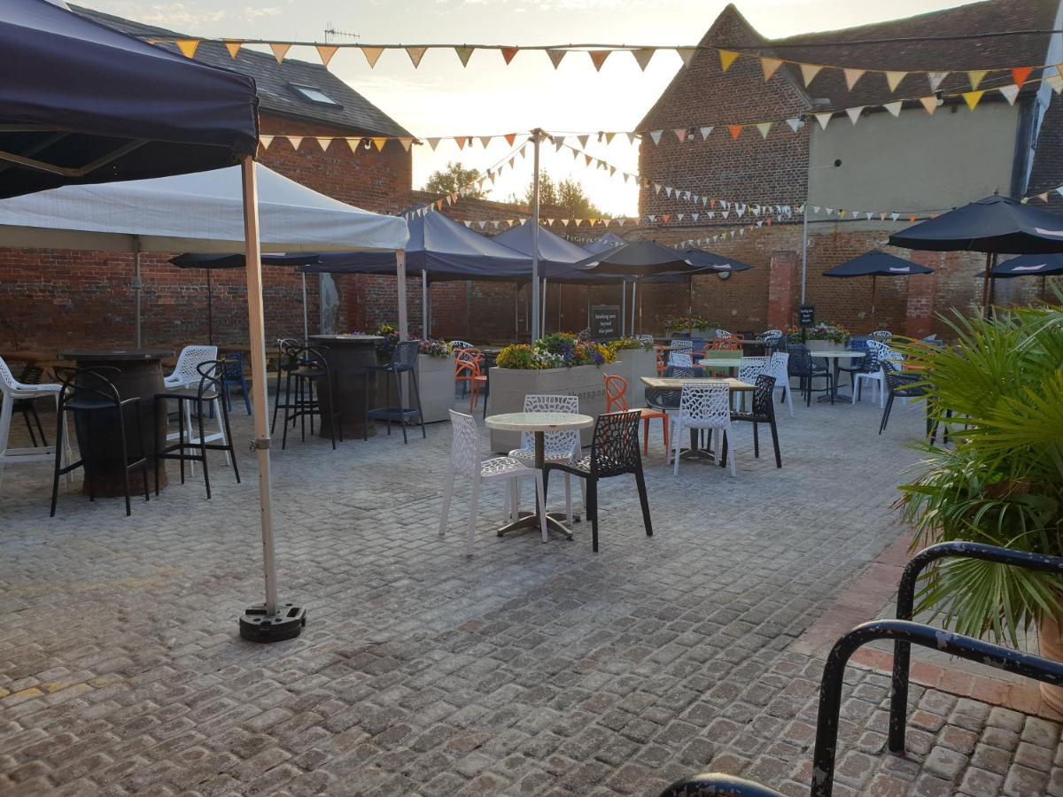 The Catherine Wheel Wetherspoon Hotel Henley-on-Thames ภายนอก รูปภาพ