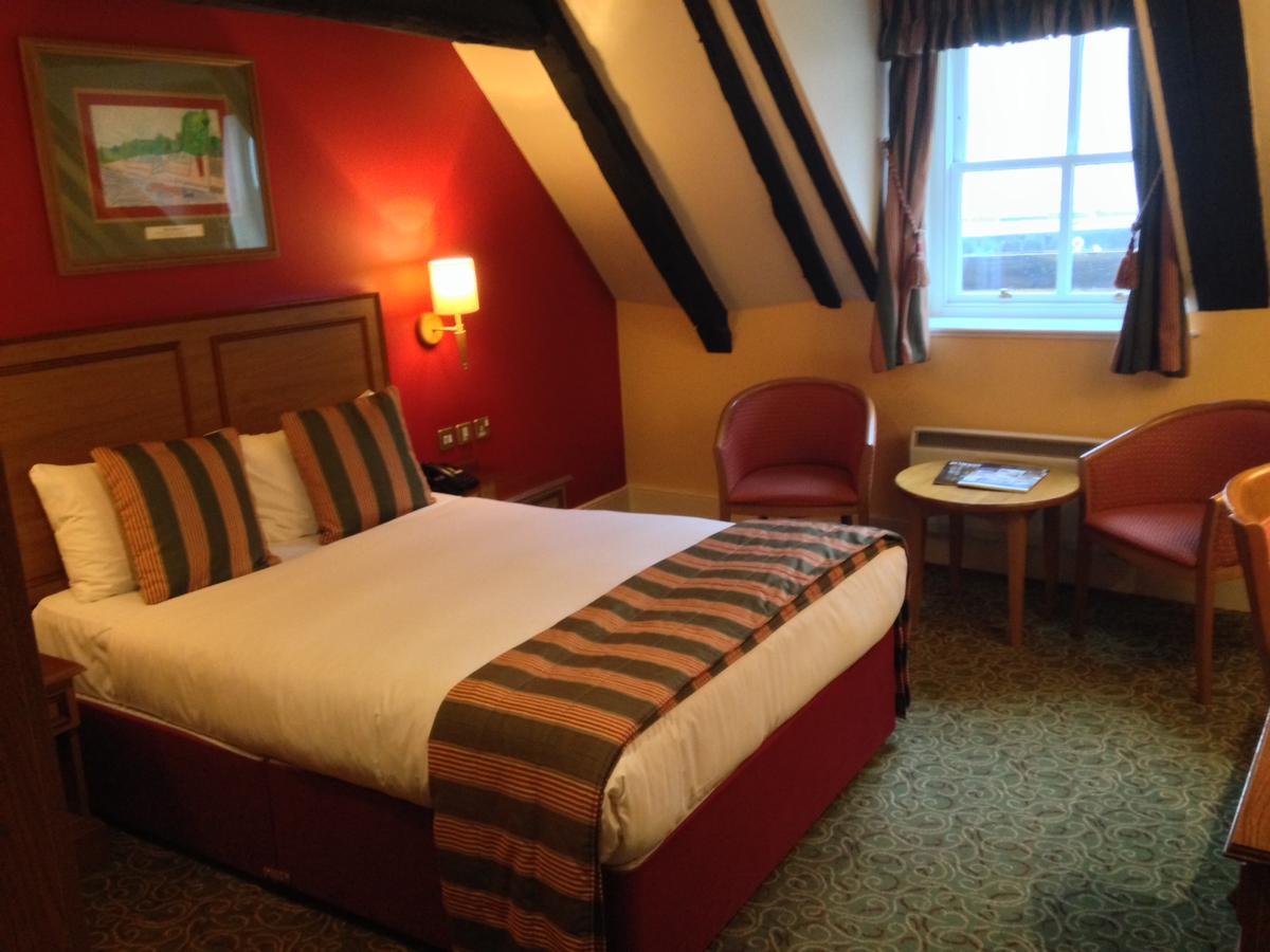 The Catherine Wheel Wetherspoon Hotel Henley-on-Thames ภายนอก รูปภาพ