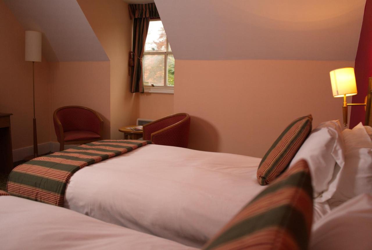 The Catherine Wheel Wetherspoon Hotel Henley-on-Thames ภายนอก รูปภาพ