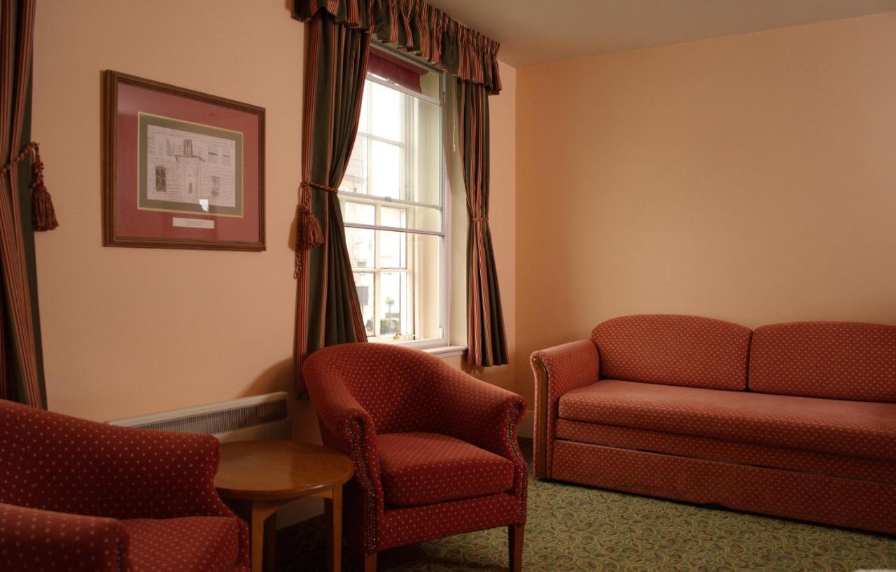 The Catherine Wheel Wetherspoon Hotel Henley-on-Thames ภายนอก รูปภาพ