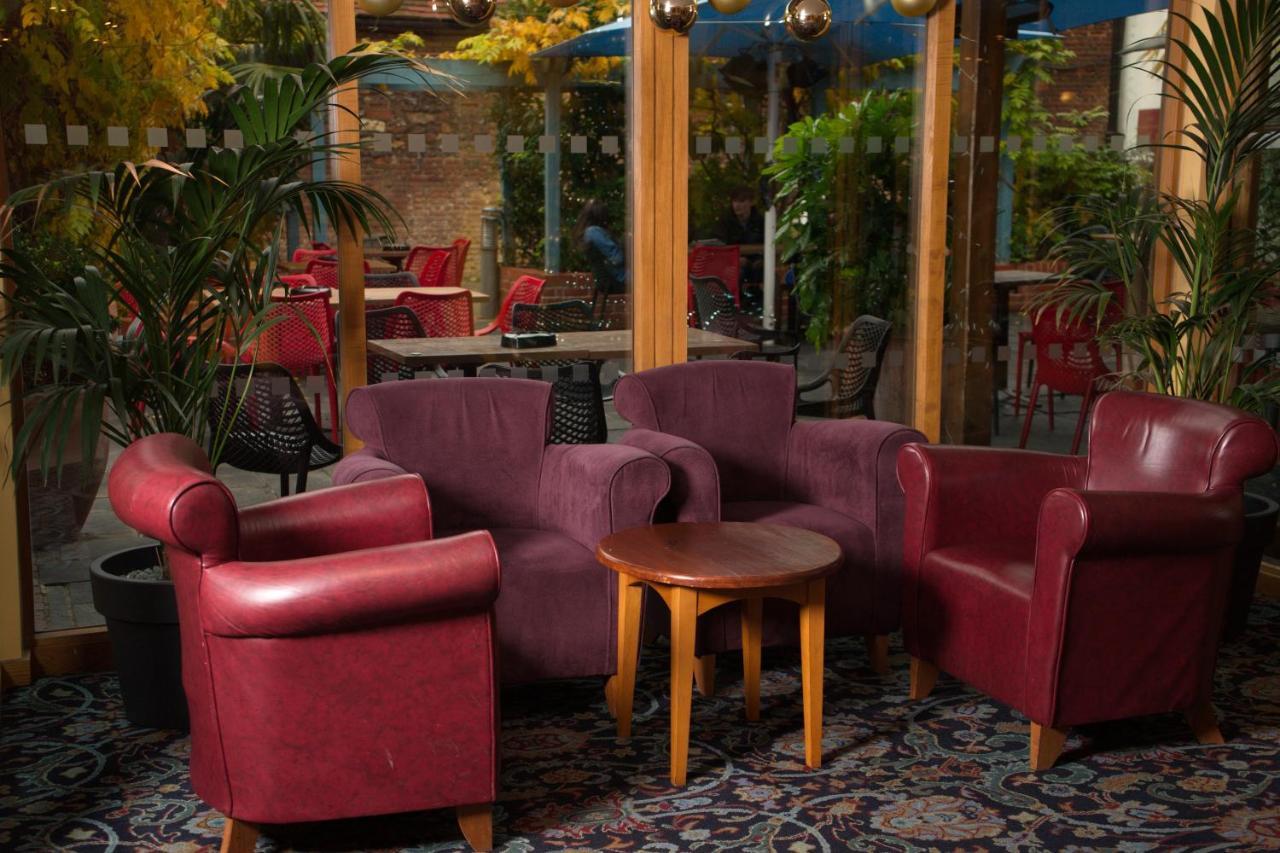The Catherine Wheel Wetherspoon Hotel Henley-on-Thames ภายนอก รูปภาพ