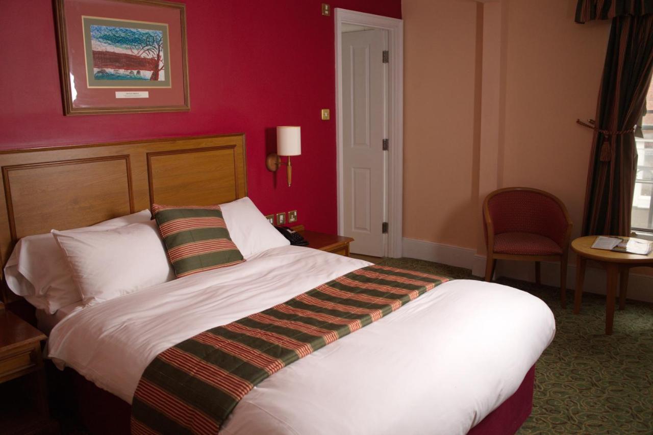 The Catherine Wheel Wetherspoon Hotel Henley-on-Thames ภายนอก รูปภาพ