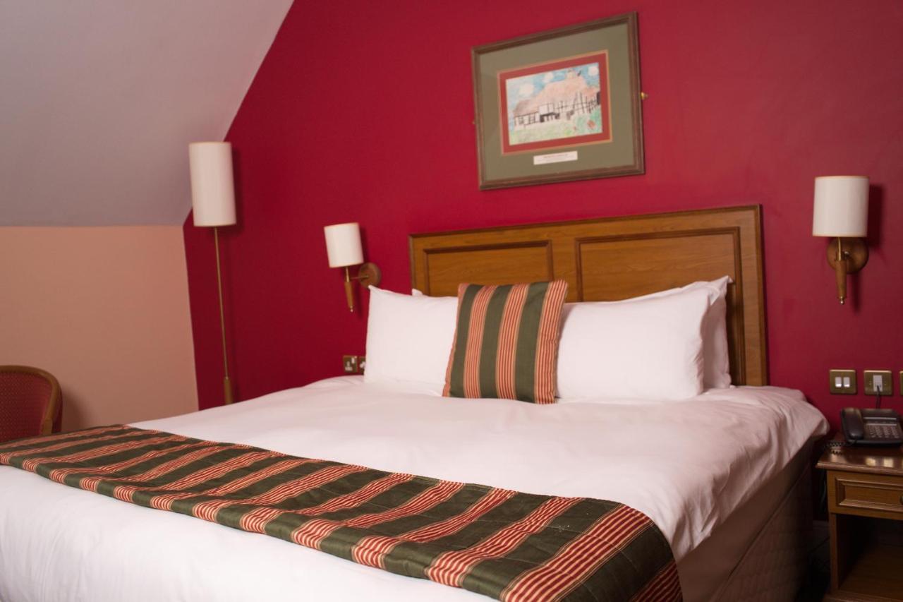The Catherine Wheel Wetherspoon Hotel Henley-on-Thames ภายนอก รูปภาพ